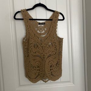 Solution Top Lace detail.